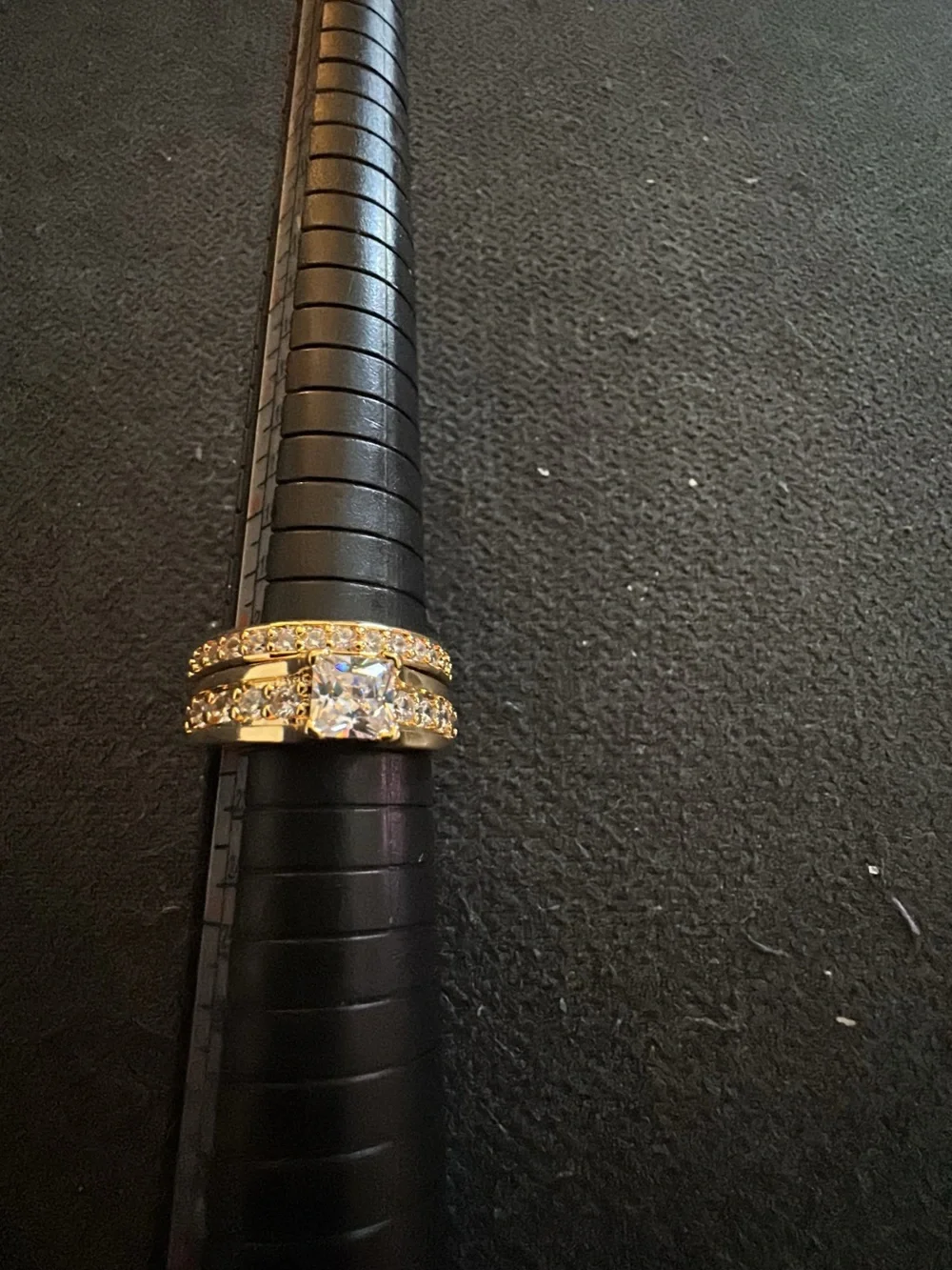 N/A elegant gold